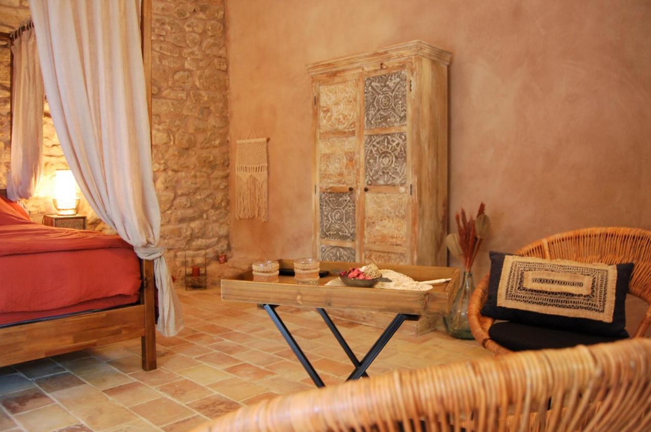 La Bucolique, Chambres Et Jardin D'Hotes Sabran Exterior photo