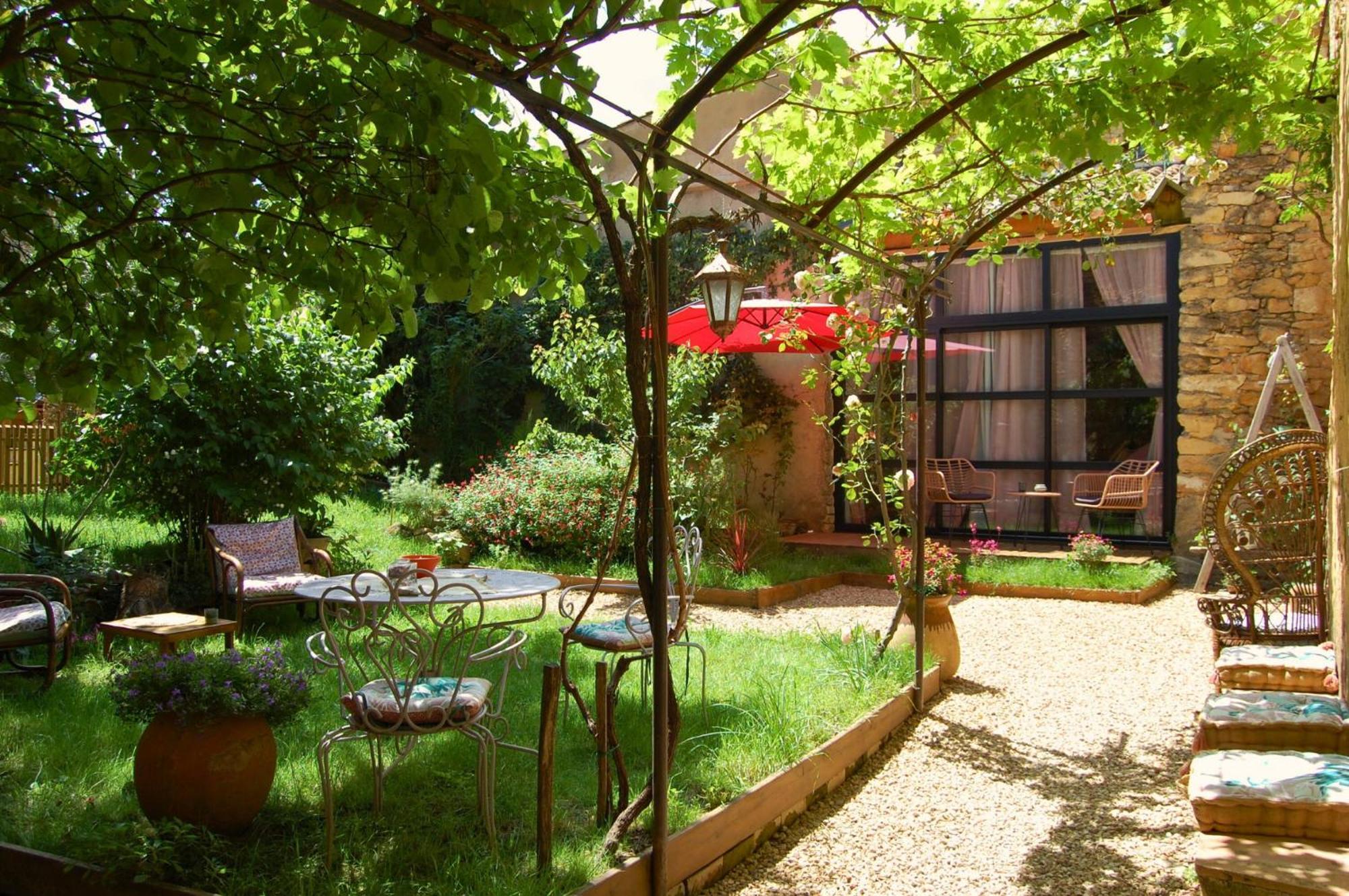 La Bucolique, Chambres Et Jardin D'Hotes Sabran Exterior photo
